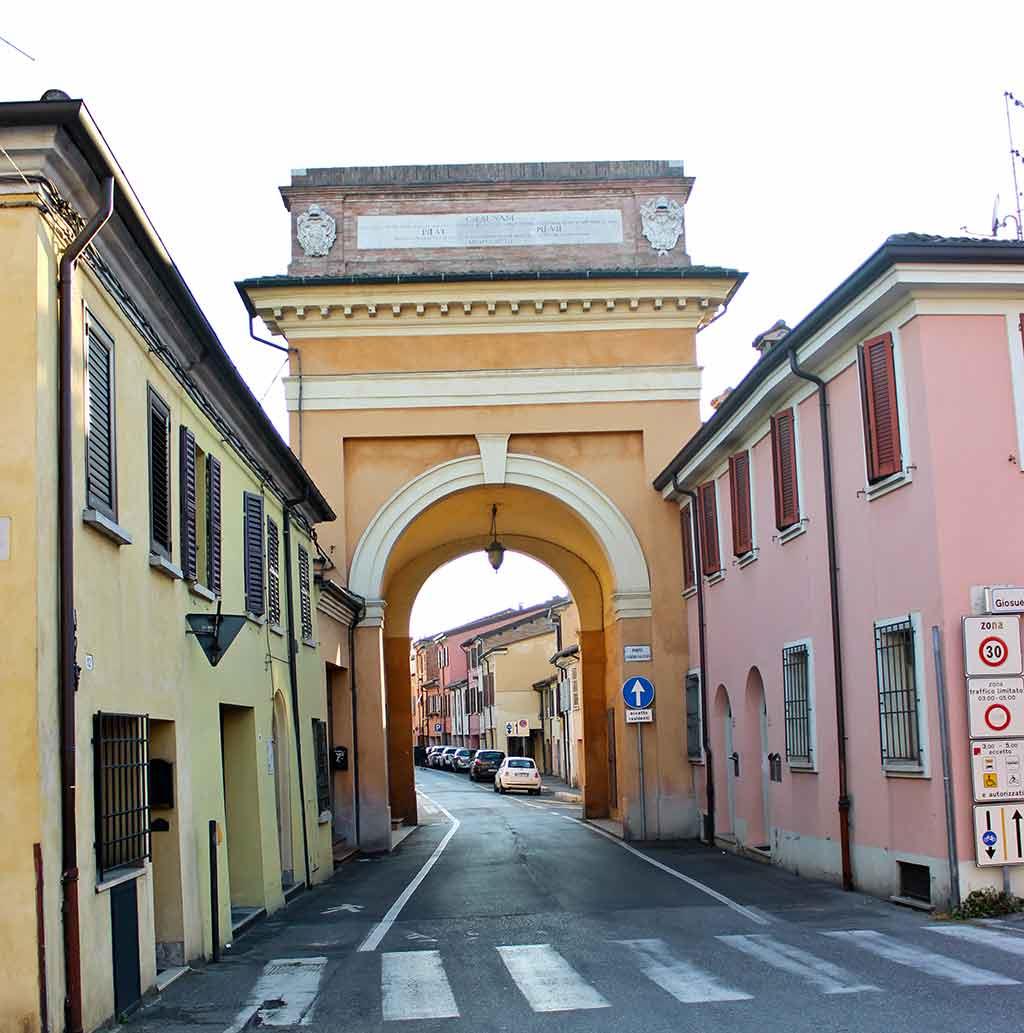 Porta Santi