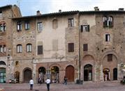 Piazza della Cisterna
