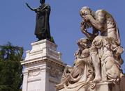 Monumento a Virgilio nella Piazza Virgiliana
