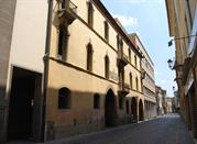 Vicolo storico, sulla sinistra l'università