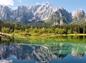 Lago di Fusine ai piedi del Monte Mangart