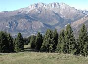 Vista della Presolana e la sottostante conca di Castione.