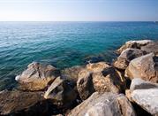 Scogliera di fronte a San Remo