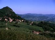 Rocca di Roffeno nelle colline della provincia di Bologna