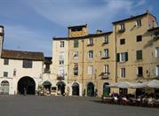 Lucca, Piazza Anfiteatro