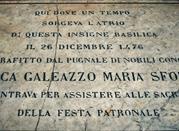 Marmorplatte an der Stelle wo Gian Galeazzo Visconti ermordet wurde