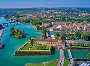 Vista aerea sul porto di Peschiera di Garda