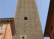 La Torre Prendiparte vista dal basso