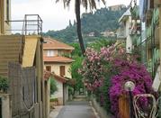 Il borgo nasconde pittoreschi scorci