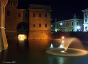 Ferrara, fontana del fossato, Castello estense