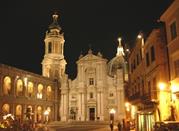 Piazza della Madonna di notte