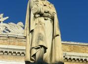 Statue de Giacomo Leopardi