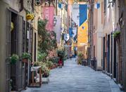 Liguria, Albenga le vie del centro