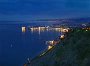 Panorama notturno di Taormina