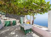 Alicudi, Isole Eolie, terrazza con vista mare