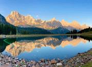Escursione a laghetto alpino con vista sulle Pale di San Martino