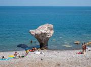Roseto Capo Spulico, scoglio ad incudine