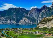 Escursioni a Garda, nalla foto un'istantanea del lago