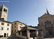 Piazza Cavour / Kuerc: la piazza principale di Bormio