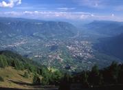 Vista dalle montagne sulla città