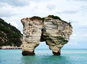 I Faraglioni di Mattinata alla Baia delle Zagare