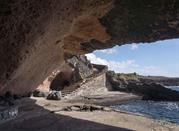 Pantelleria, acque calde nella grotta di Sàtaria