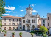 Fiuggi, la piazza principale, Piazza Spada