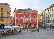 Mondovì, Cuneo, Piazza Moro