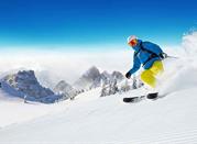 Sciatore su piste appena battute