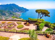 Giardino terrazzato nella splendida Sorrento nell'omonimo golfo