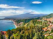 Vista su Giardini Naxos da Castiglione di Sicilia, Catania