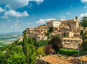 Vista sulla cittadina di Todi in provincia di Perugia