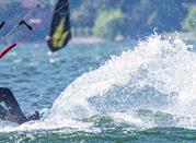 Lago di Como, kitesurfer