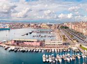 Cagliari, la città vecchia e il porto