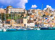 Sciacca, il porto si affaccia sul Canale di Sicilia