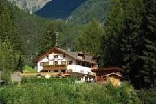 Pensione Ristorante Appartament TOBLHOF
