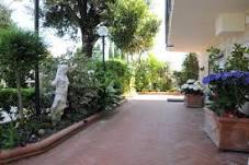 VILLA LAURA RESIDENCE