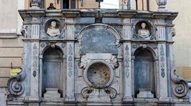 Avellino, der Brunnen der Drei Cannoli