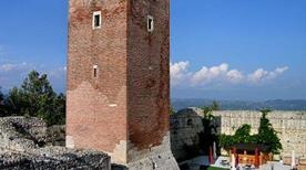 Castello di Bellaguardia o di Giulietta Diroccato - >Montecchio Maggiore