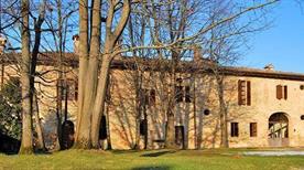 Castello di Zena - >Carpaneto Piacentino