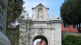 Porta Romana - >Sarzana