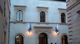 Teatro Piermarini - >Foligno