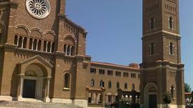 Basilica di Santa Teresa - >Anzio