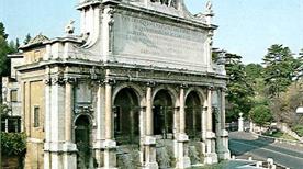 Fontana dell'acqua Paola - >Roma