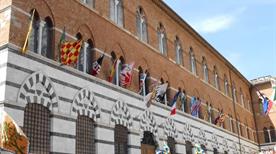 Palazzo Arcivescovile - >Siena