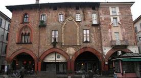 Palazzo dei Diversi - >Pavia