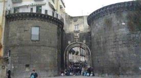 Porta Nolana - >Naples