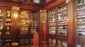 Museo di Mineralogia - >Naples