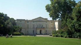 Museo Nazionale della Ceramica Duca di Martina - >Naples