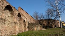 Bastioni e Mura - >Piacenza